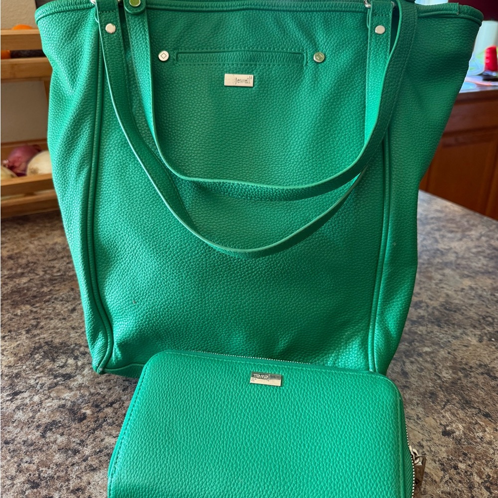 Jewel by Thirty One Bright Green Leather Tote and Wallet Set